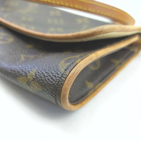 Authentic Louis Vuitton Pochette Twin GM - Picture 9 of 16